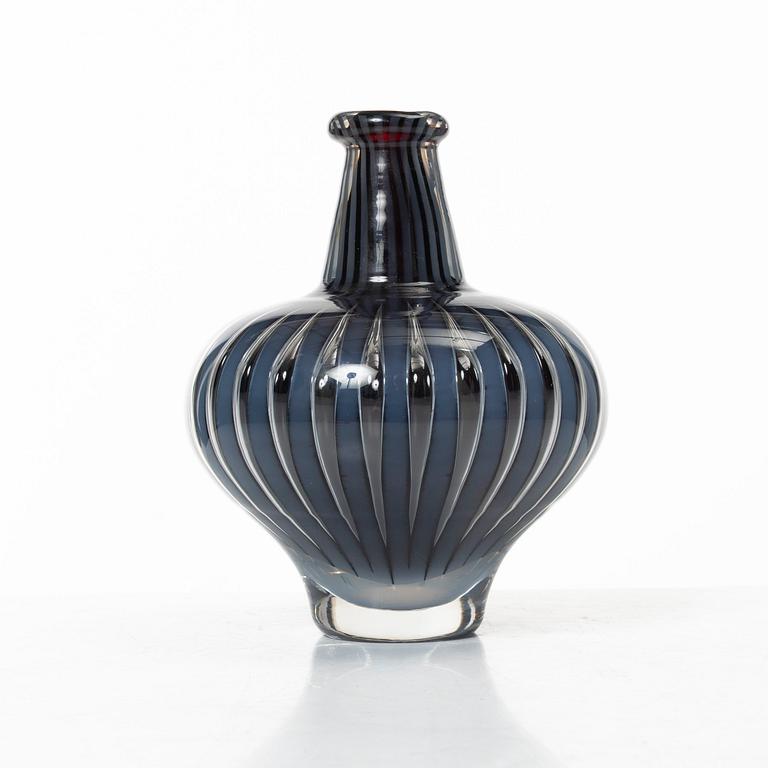 Edvin Öhrström, vase, Ariel Orrefors.
