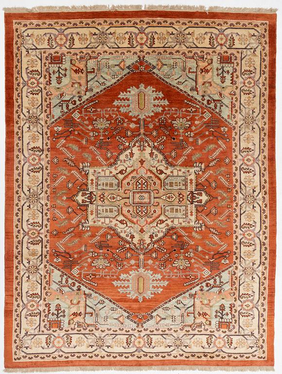 A carpet, Heriz pattern, circa 437 x 338 cm.