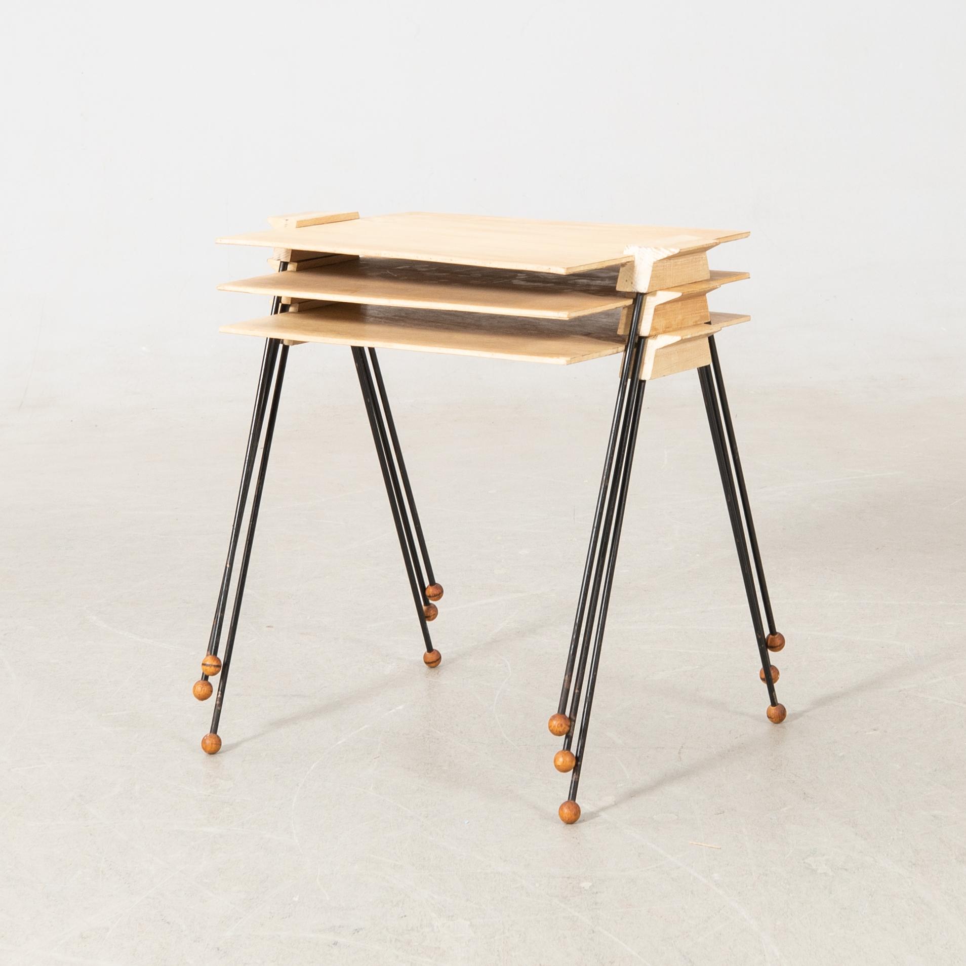 Sidobord/TV-bord 3 st 1900-talets andra hälft.