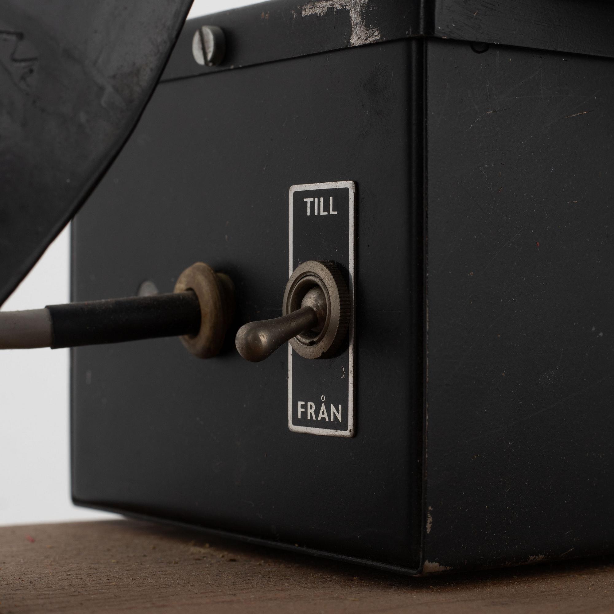 An Ernemann projector.
