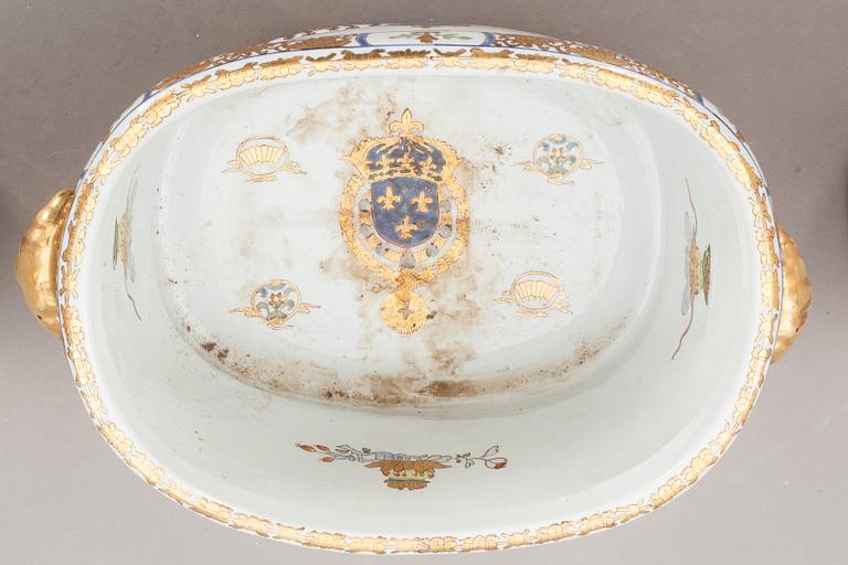 GOLVVASER, ett par samt JARDINIERE, porslin, 1900-talets andra hälft.