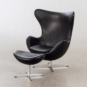 Arne Jacobsen, A 2001 arm chair "Egg chair" designed for Fritz Hansen, Denmark.