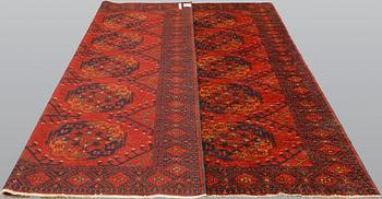 An Afghan carpet, ca 285 x 253 cm.