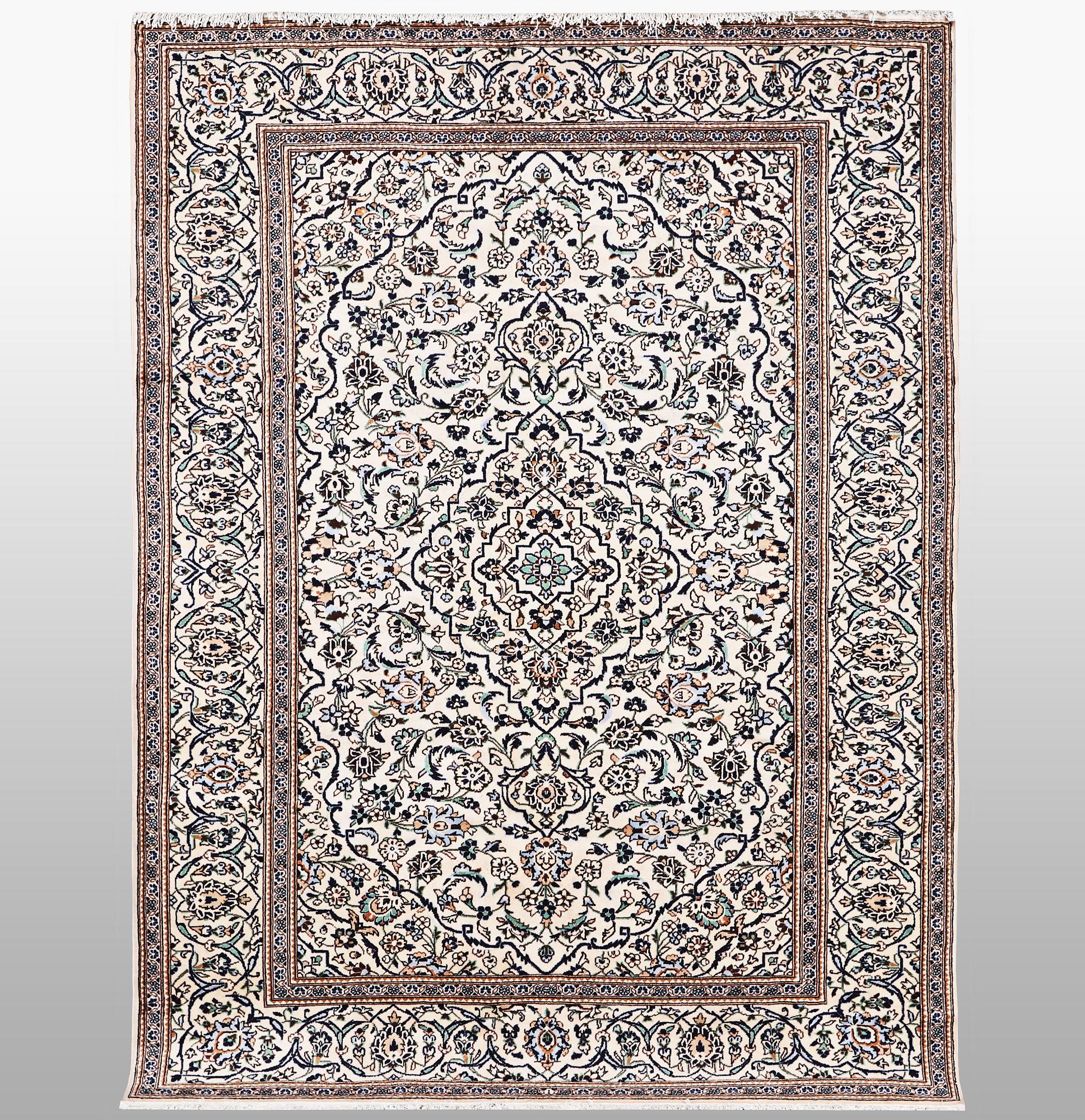 A carpet, Kashan, ca 300 x 199 cm.