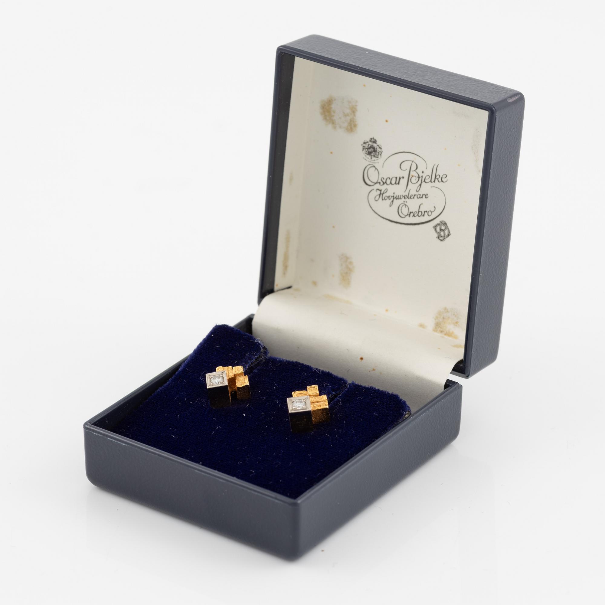 Björn Weckström, örhängen 18K guld med briljantslipade diamanter. Lapponia.