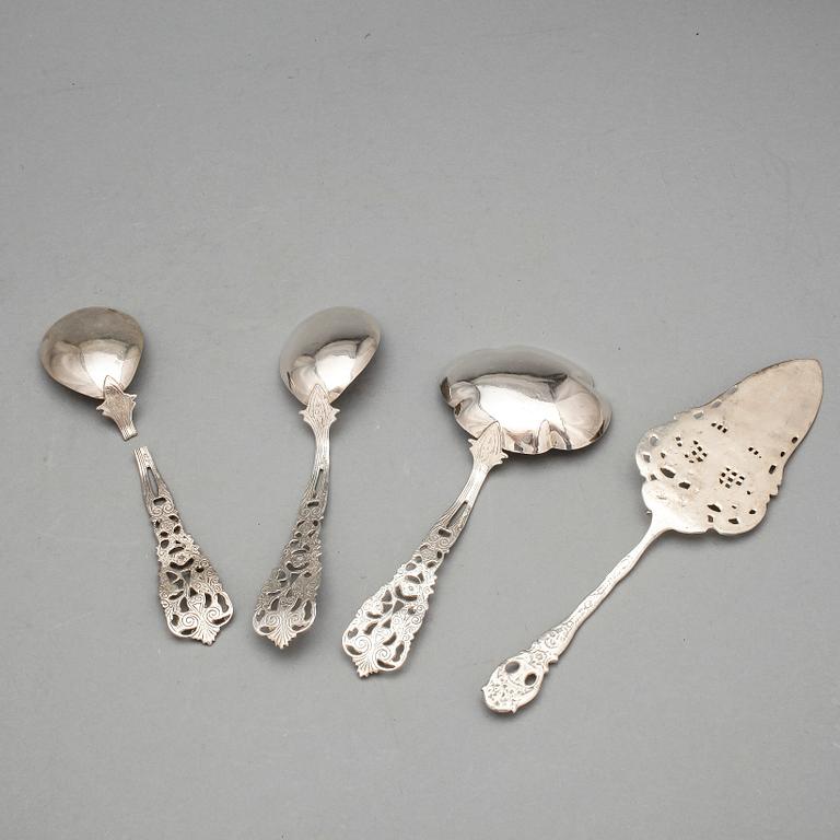 PARTI SILVER, 16 delar, bland annat Gewe Silvervarufabriken, Malmö, 1900-talets första hälft. Vikt ca 320 gram.