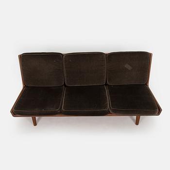 Carl Gustaf Hiort af Ornäs, sohva, "Studio", Puunveisto Oy - Träsnideri Ab 1900-luvun puoliväli.