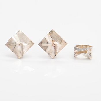 Björn Weckström, A pair of earrings and a ring made of sterling silver. Lapponia 1970 and 1977.