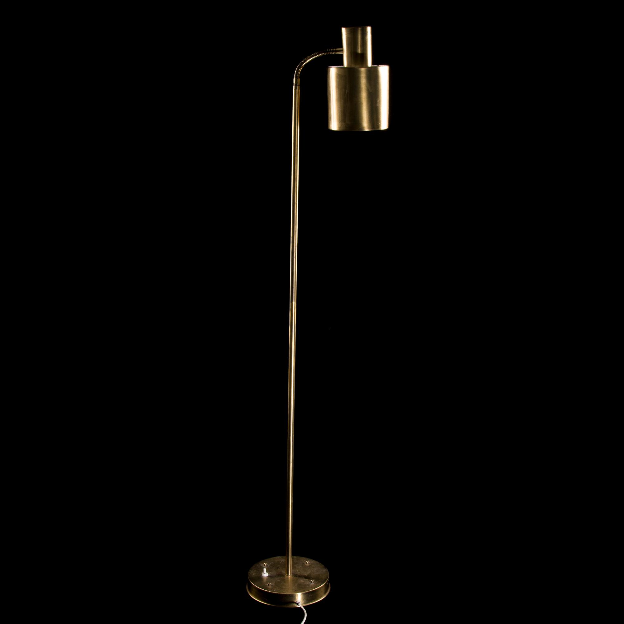 GOLVLAMPA, stämplad Venhola, 1900-talets slut.