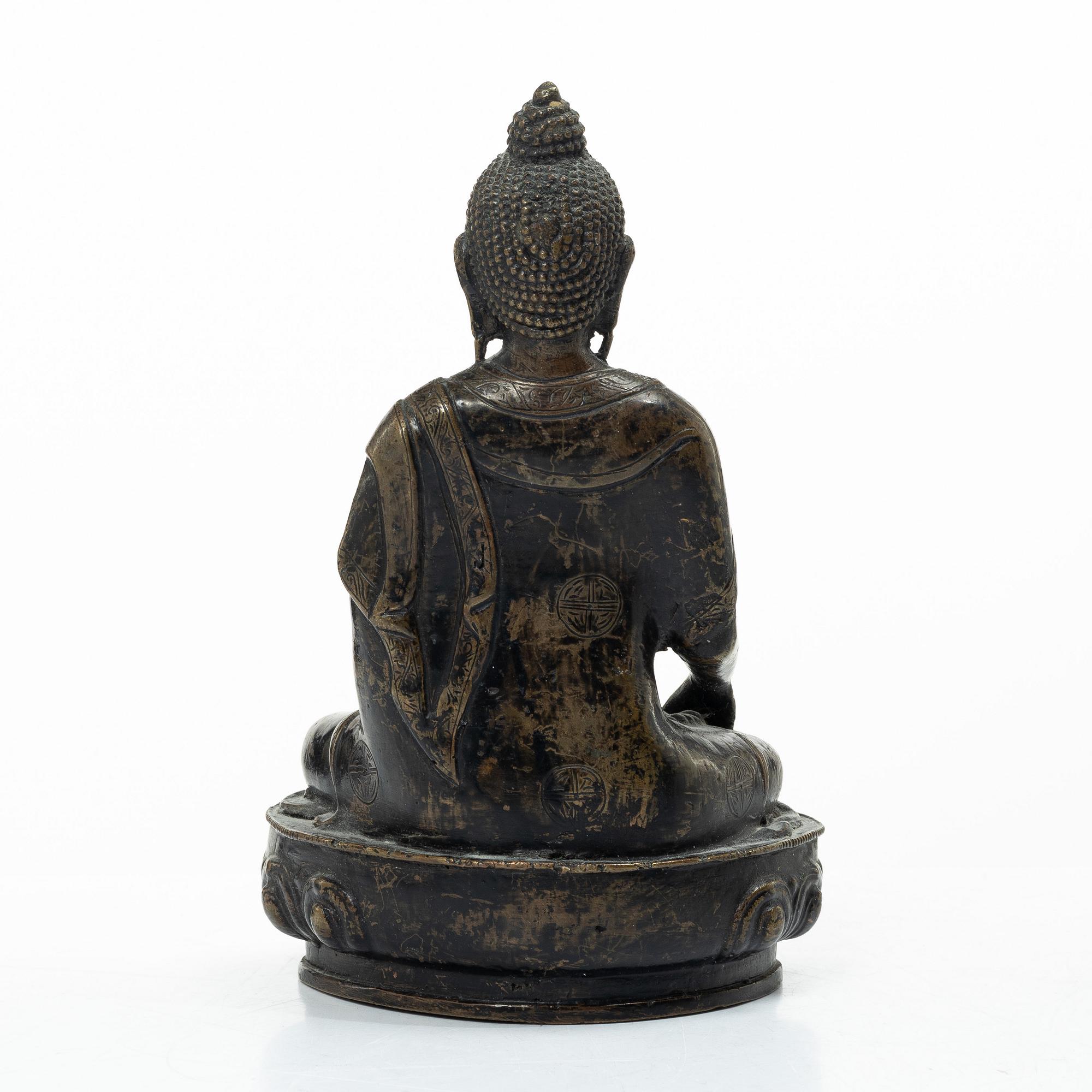 A bronze figure of Buddha, 20th century.