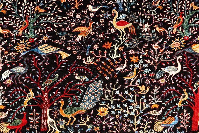 A Ziegler Ariana carpet, c. 292 x 203 cm.
