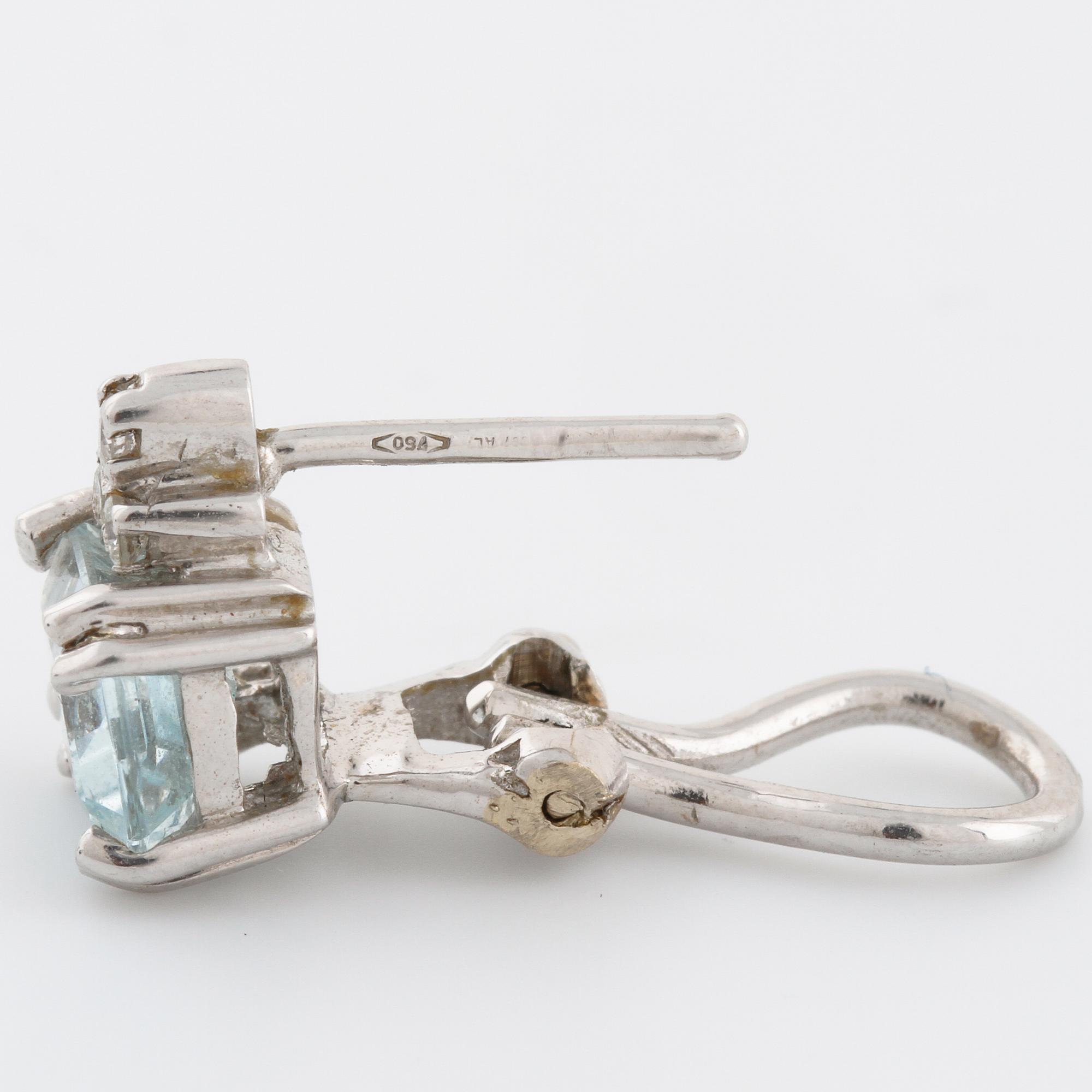 ÖRHÄNGEN, med akvamarin och briljantslipade diamanter.