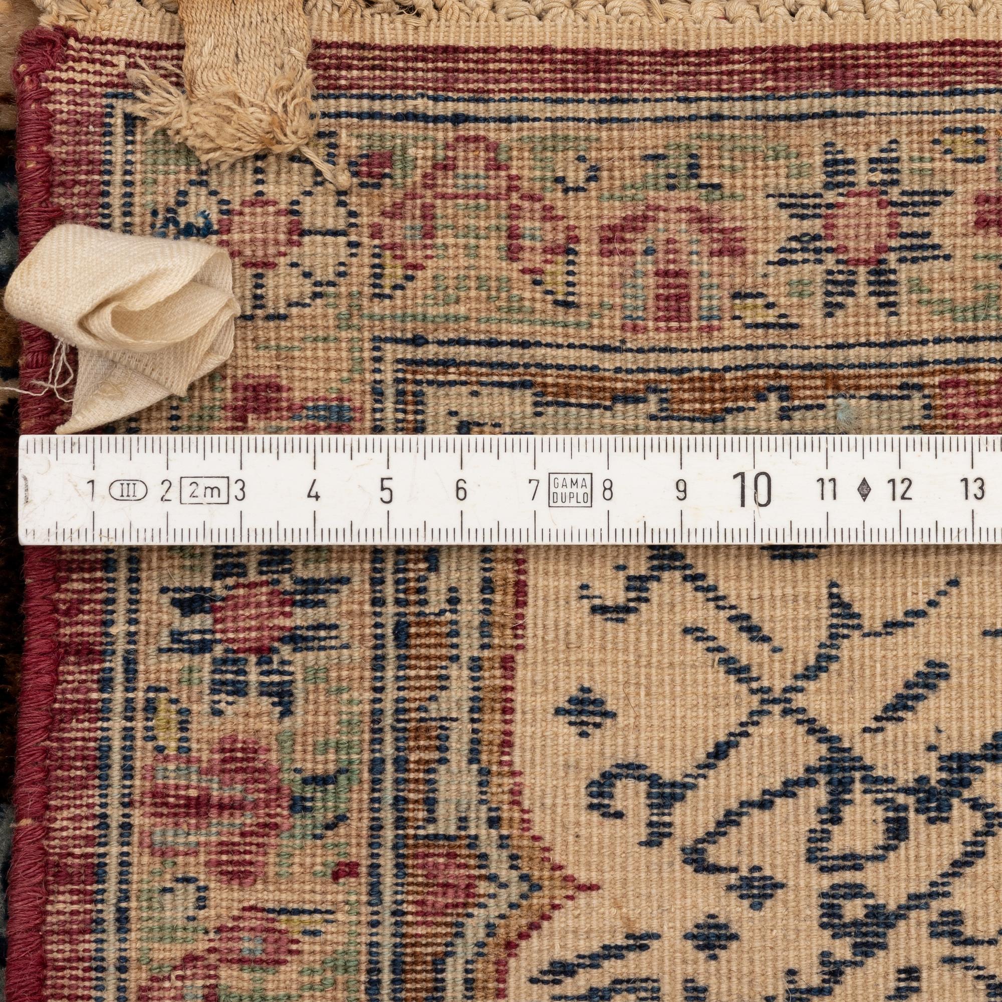Matta, antik Kirman Laver 'Mashahir' (Världens härskare), ca 240 x 147 cm.