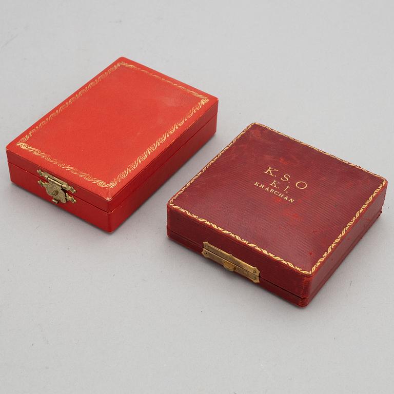 Svärdsorden, Kommendörskors och kraschan, i etuier, CF Carlman.