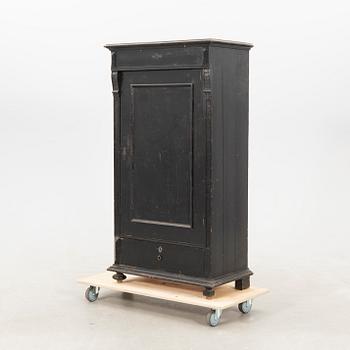 Skåp/klädskåp Nyrenässans omkring 1900.