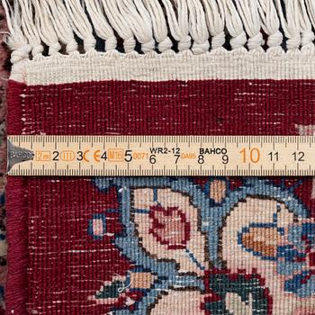 Kirman, salon carpet, approx. 420 x 300 cm.