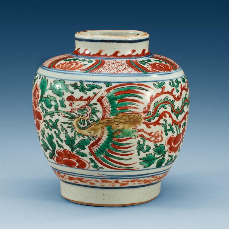 A Transitional wucai jar, 17th Century.