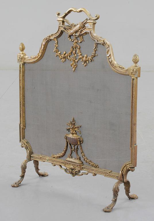 GNISTSKYDD, mässing, Louis XVI-stil, 1900-talets början.