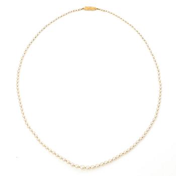 Collier odlade pärlor lås 18K guld.