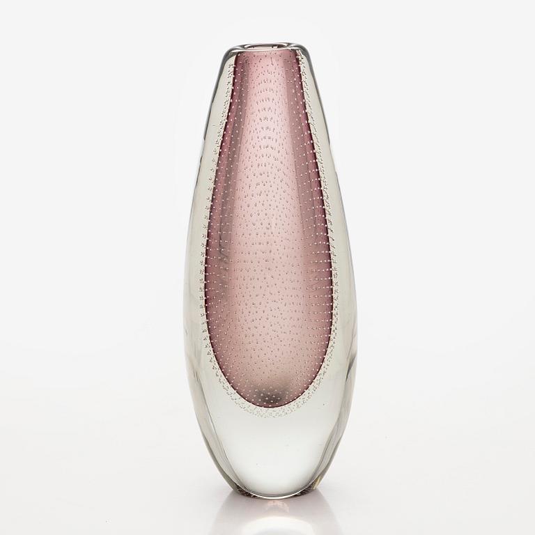 Gunnel Nyman, A glass vase model 'GN 26'. signed G. Nyman Nuutajärvi Notsjö -51.