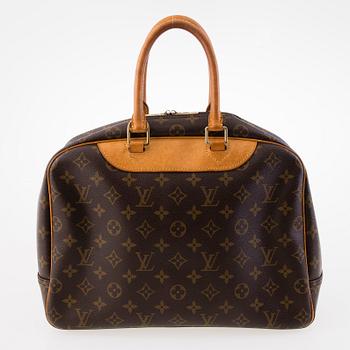 LOUIS VUITTON Deauville Bag.