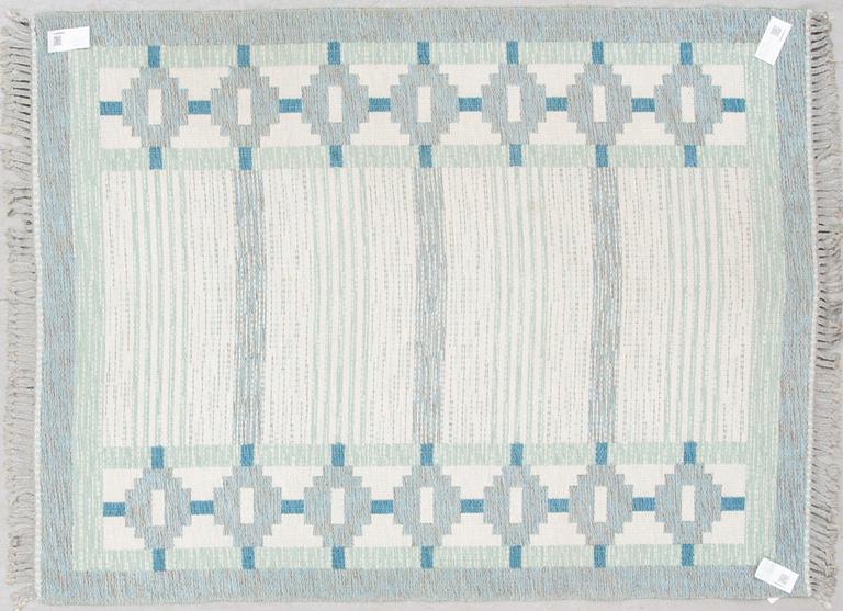 MATTA, dubbelsidig. 1900-talets mitt/ andra hälft. Ca 183 x 139 cm.