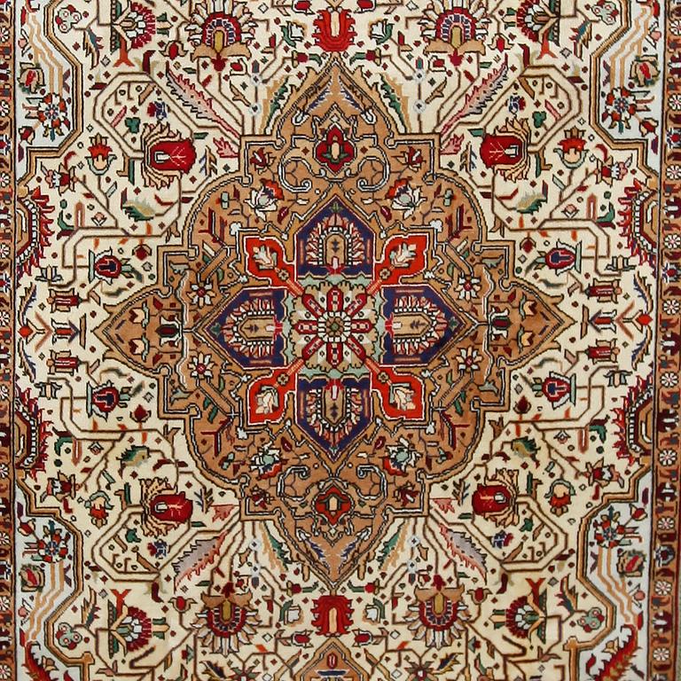 MATTA, Täbriz, ca 304 x 200 cm.