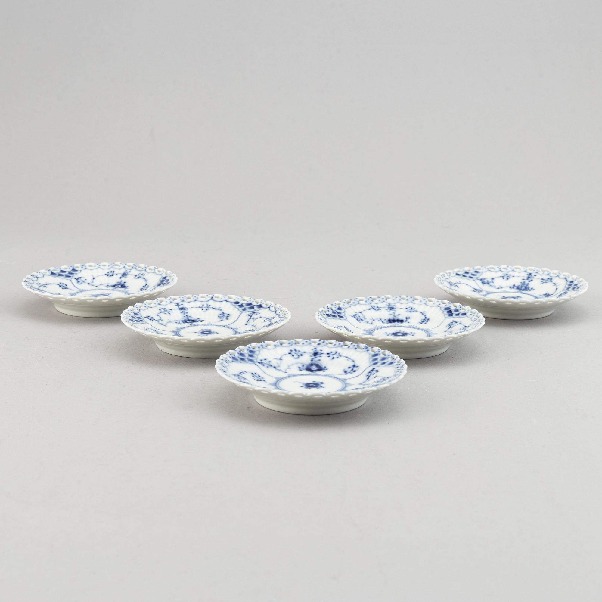 A mixed lot of Royal Copenhagen "Blue Fluted" porcelain 27 parts.