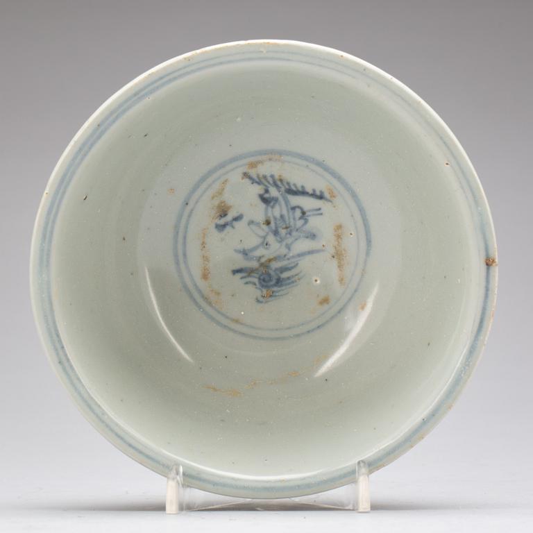 SKÅL, porslin, Sydostasien, troligen 15/1600-tal.