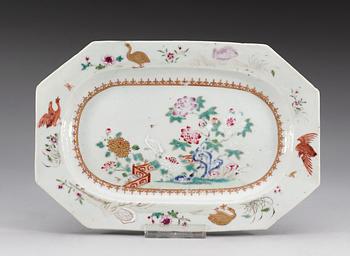 943. STEKFAT, kompaniporslin. Qing dynasitn, Qianlong (1736-95).