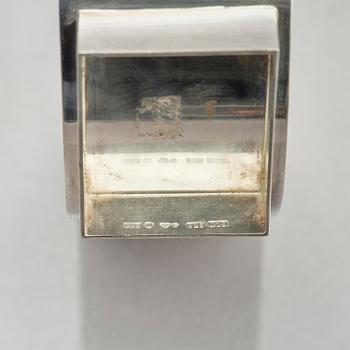 Inga Lagervall Ringbom, flaska med lock, sterling silver och nefrit, Stockholm 1978.