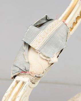 KARMSTOLAR, 1 par, gustavianska, signerade LSH Lars Söderholm, 1700-talets andra hälft.