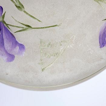 Daum Frères, an Art Nouveau cameo glass lidded bowl/bonbonnière, Nancy, France.