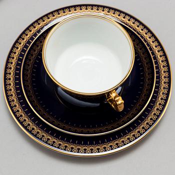 MAT och KAFFESERVIS, 51 delar, porslin, samt  BESTICKDELAR, 17 st, "Romanov", Golden Collection, 1900-talets slut.