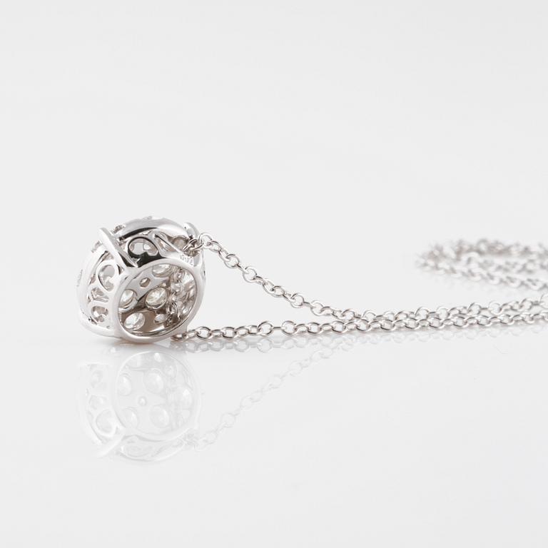 HÄNGE, med briljantslipade diamanter ca 1.00 ct.
