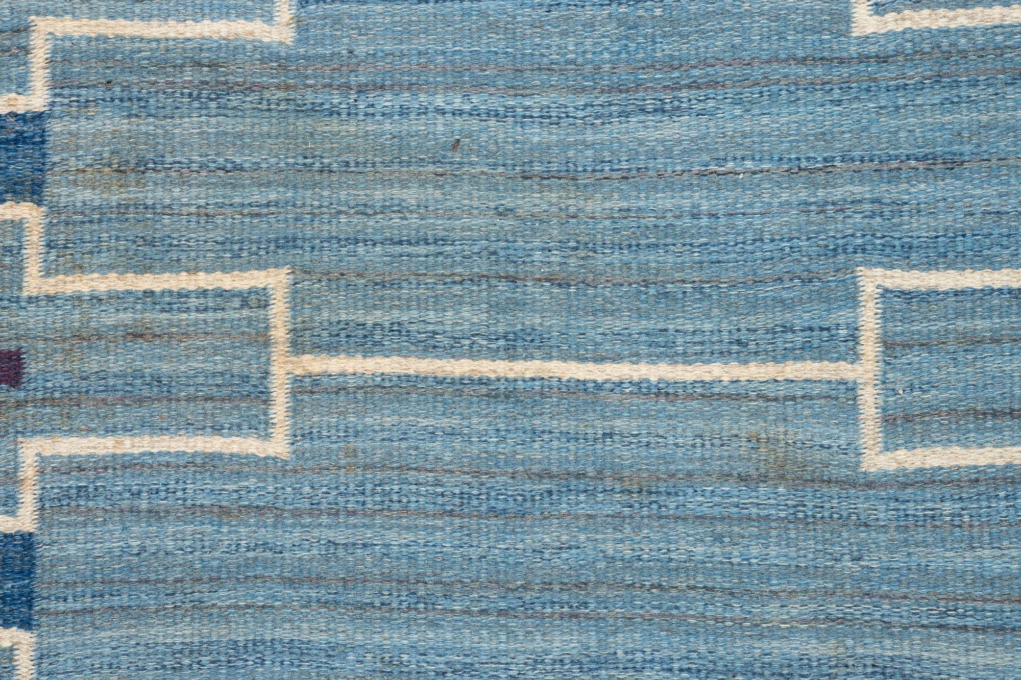 A carpet, flat weave, ca 300 x 194 cm, Sweden.