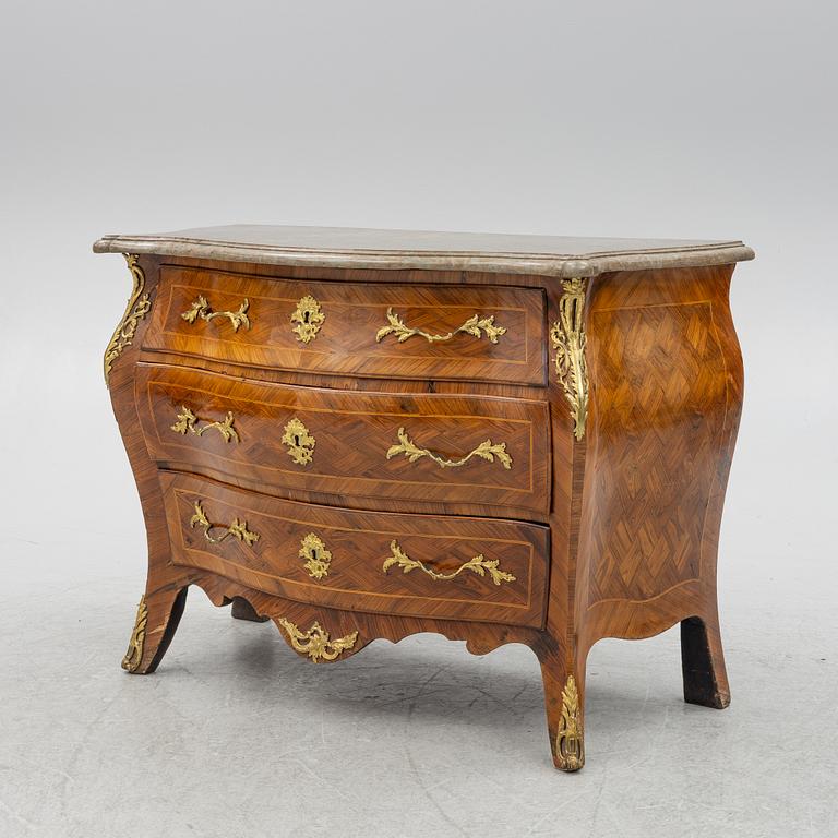 Byrå, 1700-talets andra hälft. Rokoko.