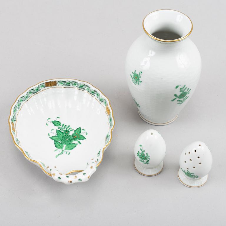 A porcelain dining service, 85 pieces 'Chinese Bouquet', Herend, 20th century.