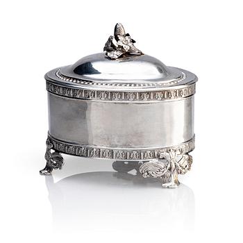 373. A Swedish Gustavian silver suger bowl, marks of Magnus Lindgren, Karlskrona 1788.