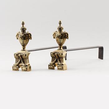 ELDHUNDAR, 1 par, mässing, Louis XVI-stil, 1900-talets andra hälft.