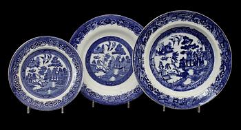 MATSERVISDELAR, 56 st, flintgods, "Willow", Gustavsberg.