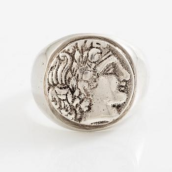 Signetring, silver, mansprofil, Medelhavsområdet.