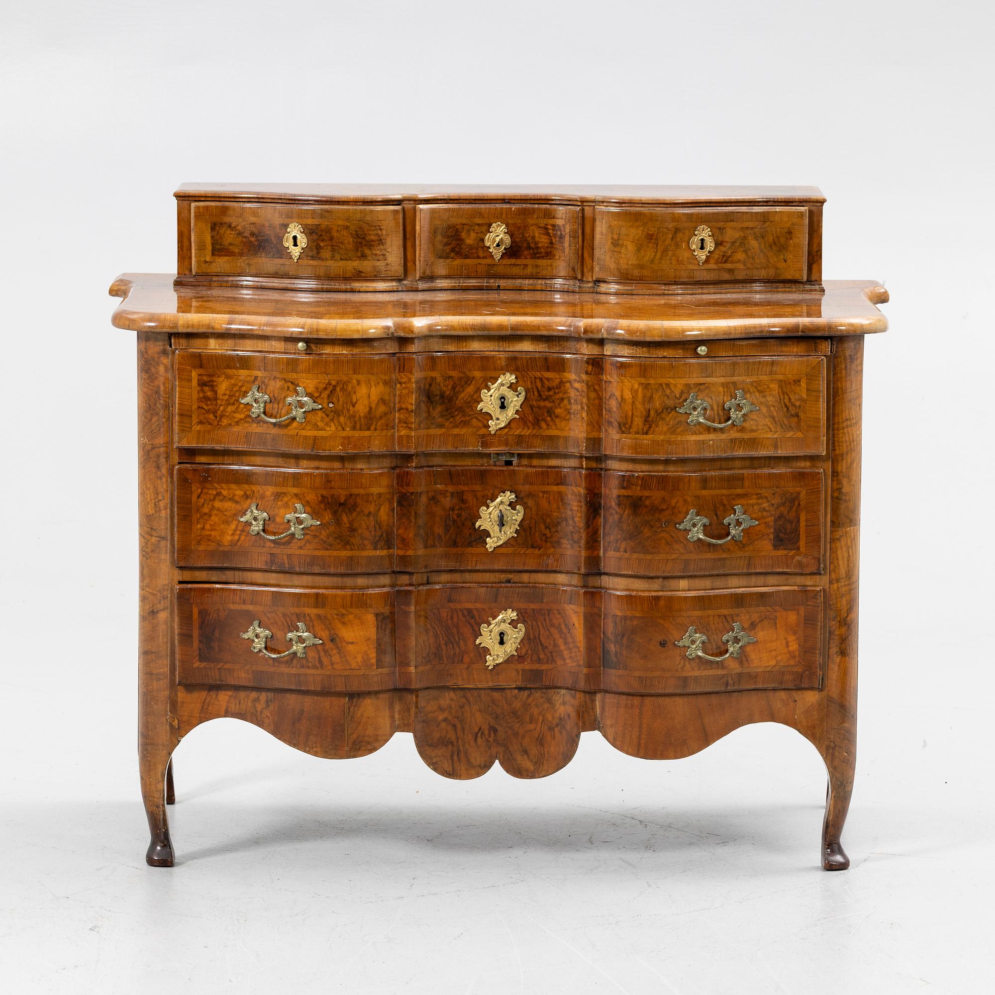 Bureau cabinet with superstructure, in the manner of Johan Hugo Fürloh, late Baroque, Stockholm work, first half of the 18th century.