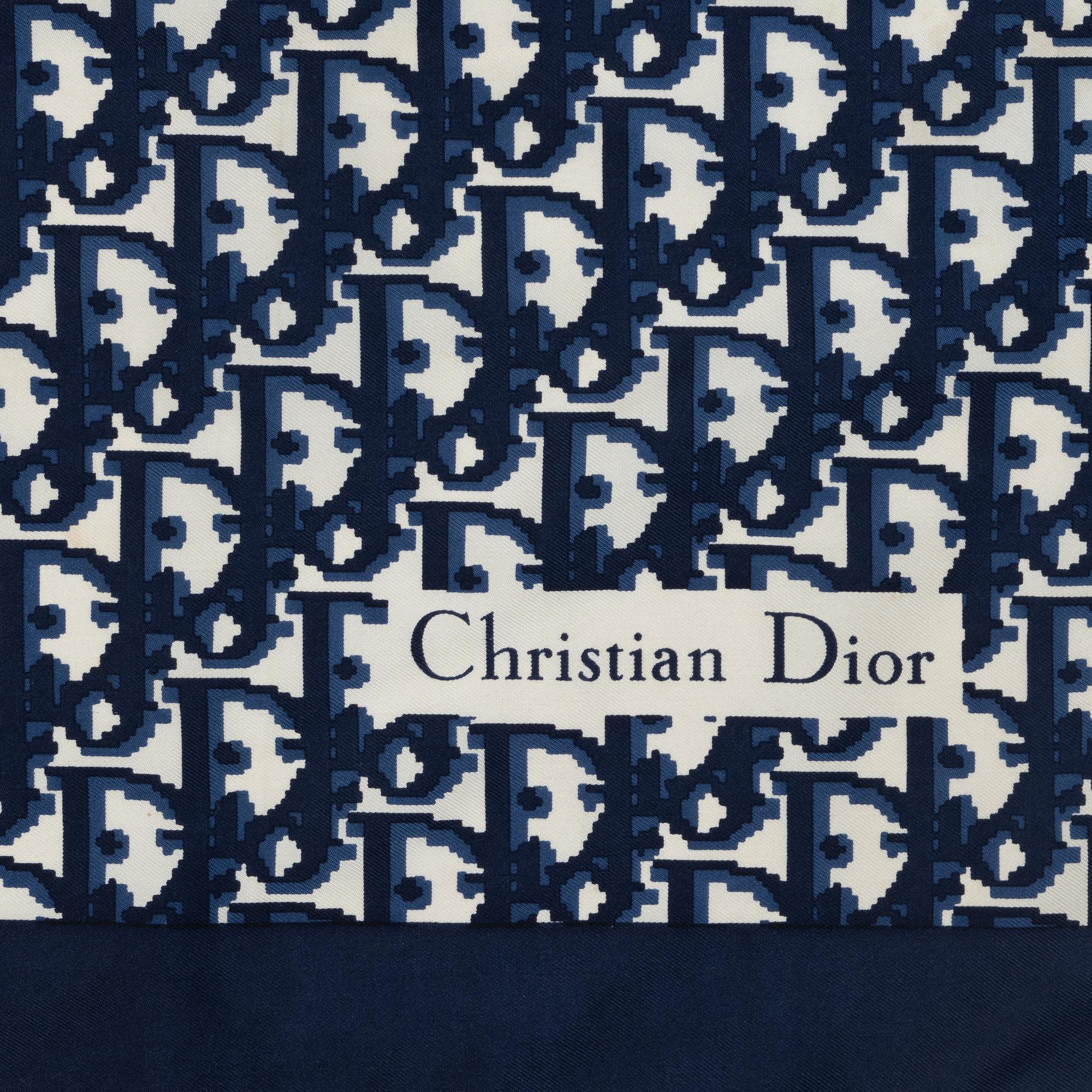 Christian Dior, scarf.