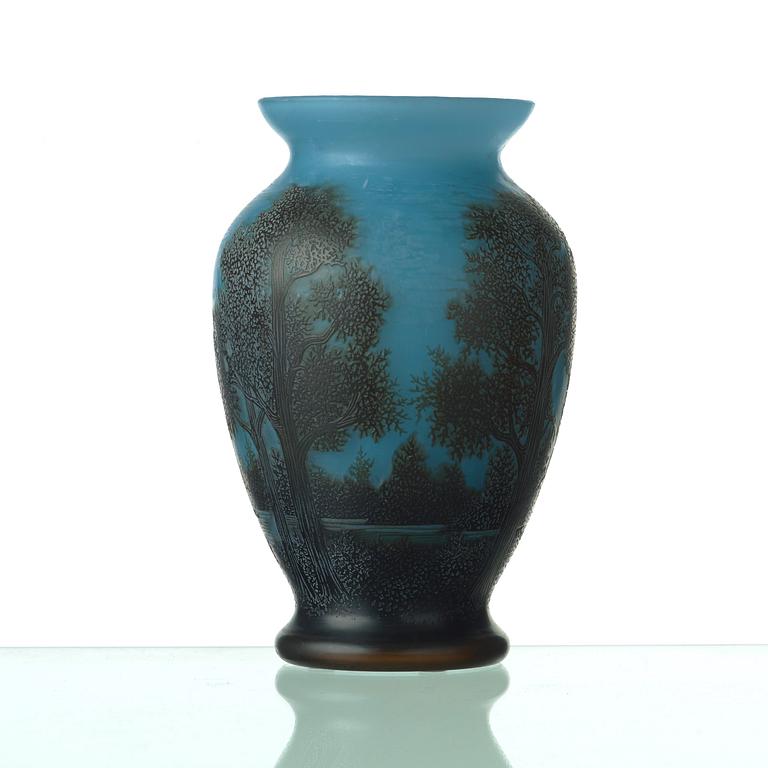 Axel Enoch Boman, an Art Nouveau cameo glass vase, Reijmyre 1917.