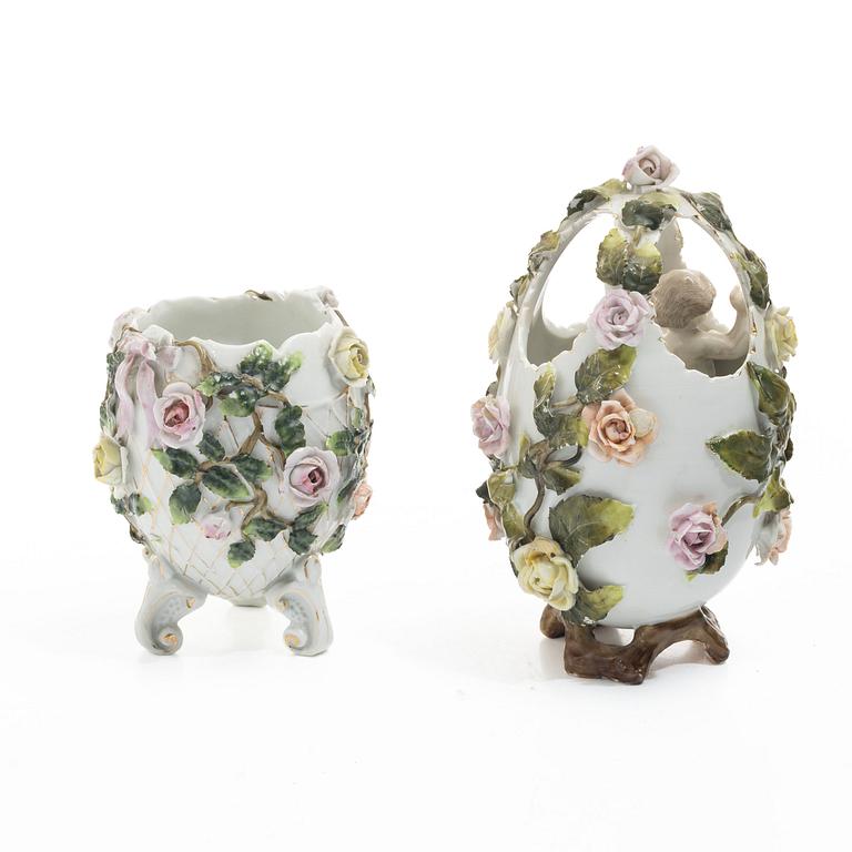 Table decorations, 2 pcs, porcelain, probably Sitzendorf, Germany, 1887–1900.