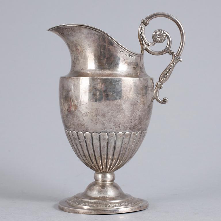 GRÄDDKANNA, silver, empire, Johan Petter Grönvall, Stockholm 1826. Vikt ca 216 gram.