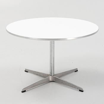 Arne Jacobsen, Bruno Mathsson & Piet Hein, soffbord, modell "A222", Fritz Hansen, Danmark 1988.