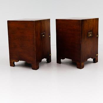 SÄNGBORD, 1 par, England, 1900-talets andra hälft.