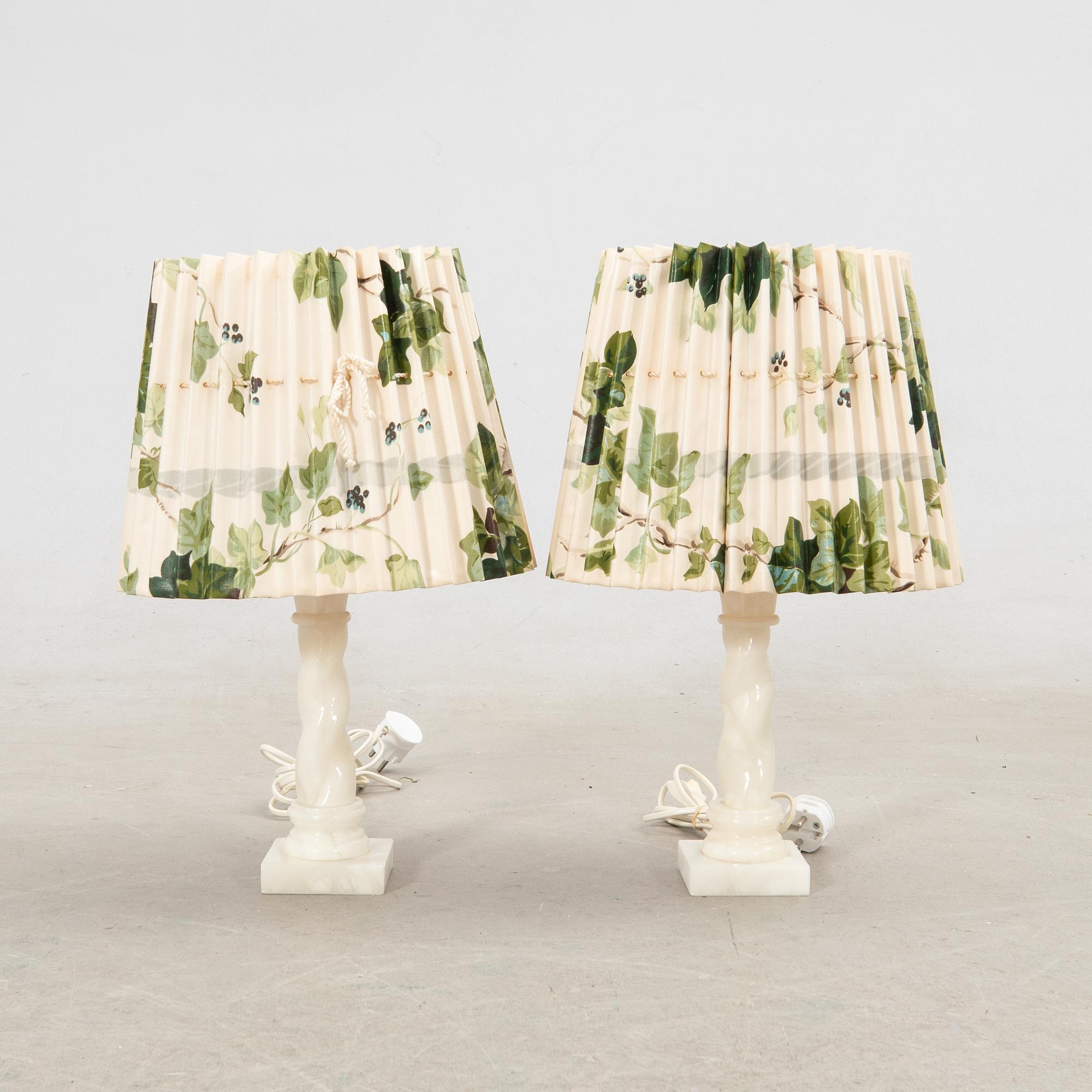 Bordslampor ett par 1900-talets mitt.